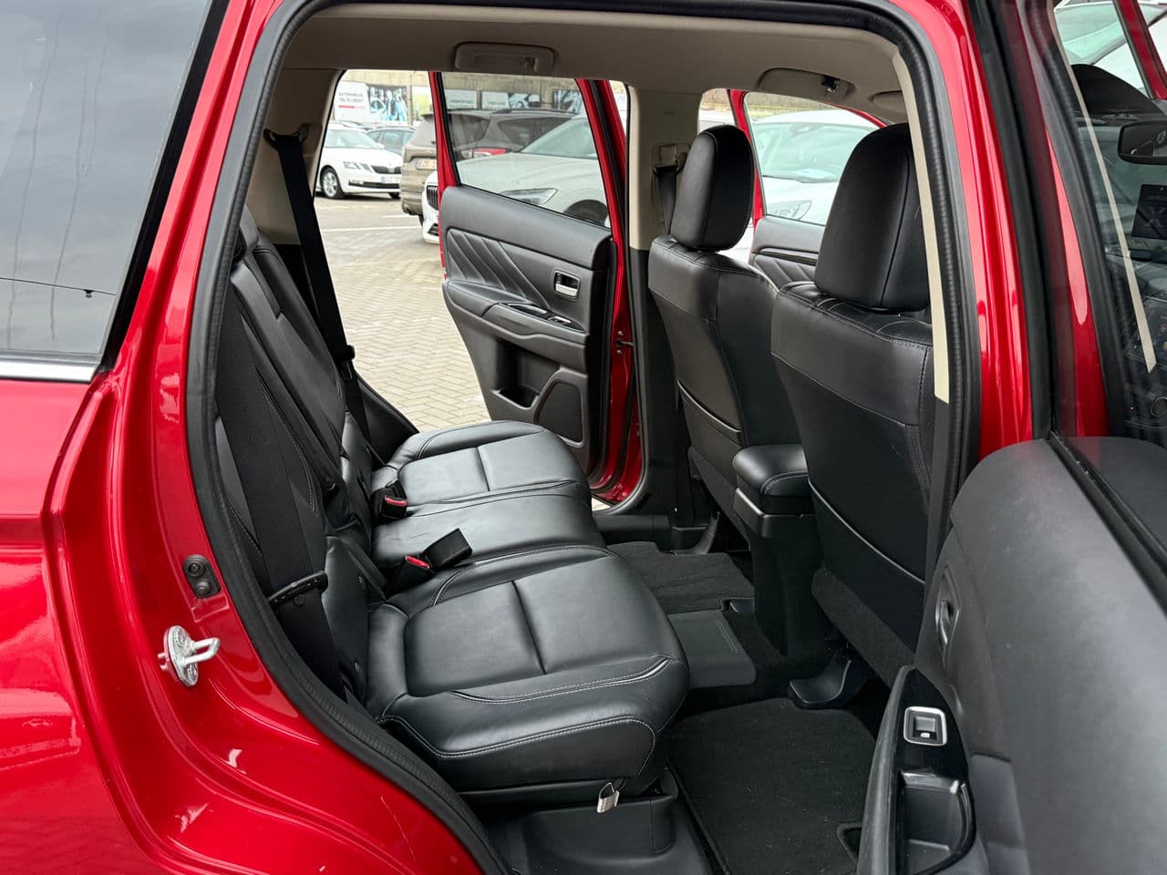 Mitsubishi Outlander 2018 — Миниатюра 14