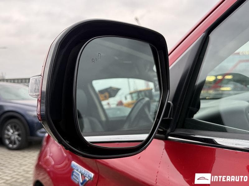 Mitsubishi Outlander 2018 — Миниатюра 18