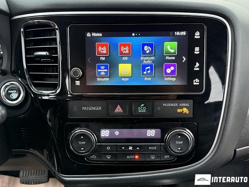 Mitsubishi Outlander 2018 — Миниатюра 9
