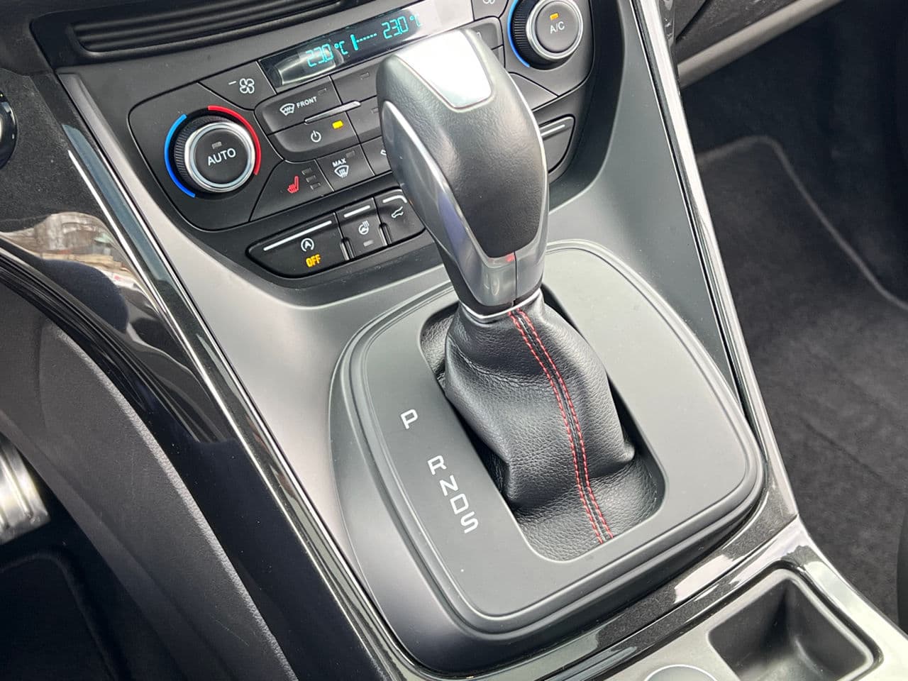 Ford Kuga 2018 — Миниатюра 12