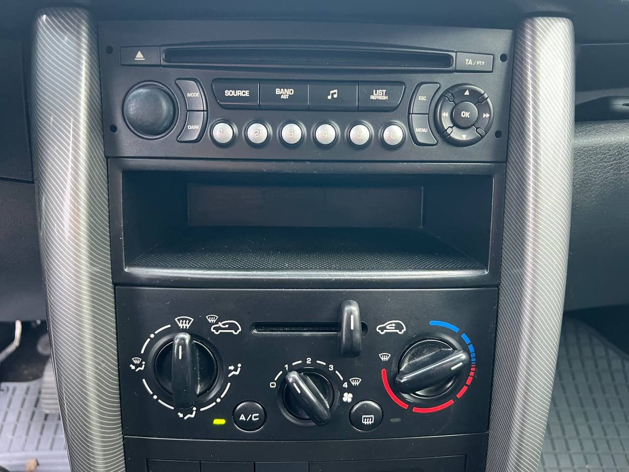 Peugeot 207 2008 — Миниатюра 10