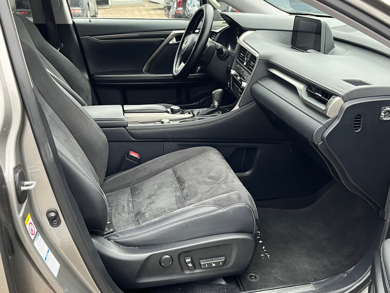 Lexus RX 300 2018 — Миниатюра 13