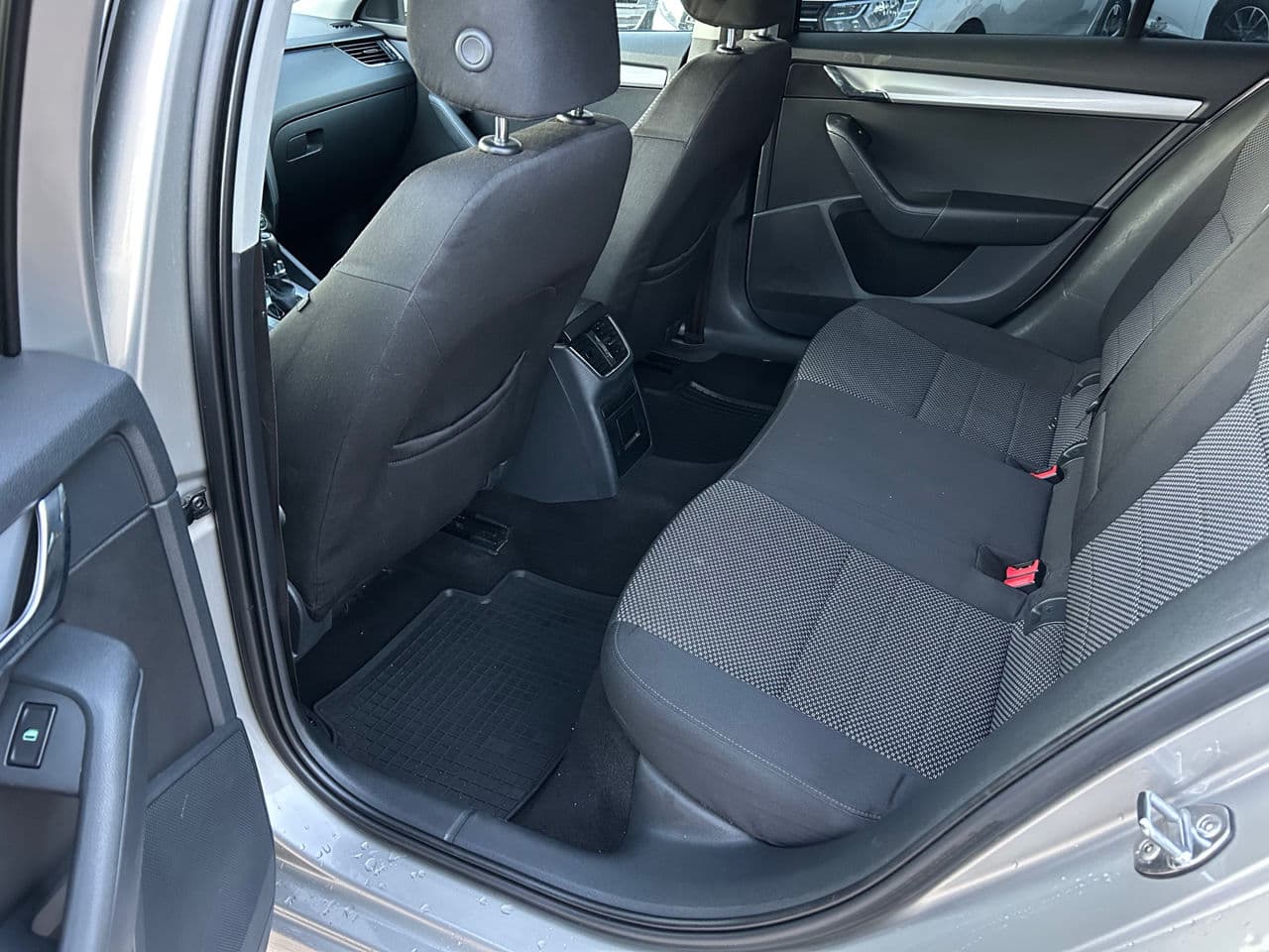 Skoda Octavia 2014 — Миниатюра 6