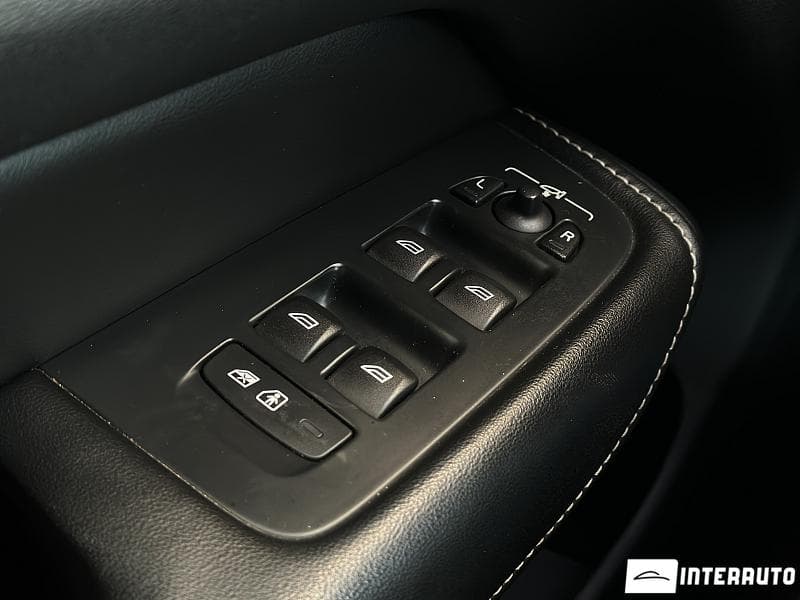 Volvo XC 60 2018 — Миниатюра 8
