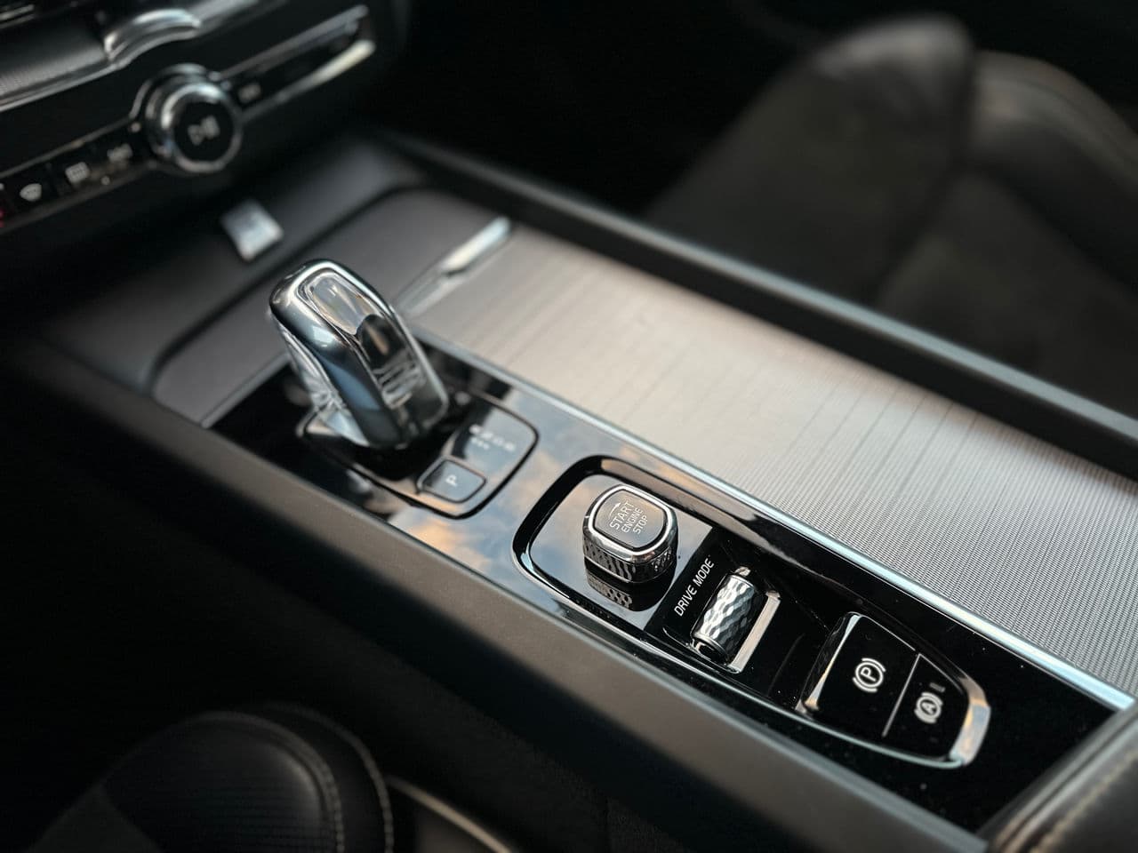 Volvo XC 60 2018 — Миниатюра 13