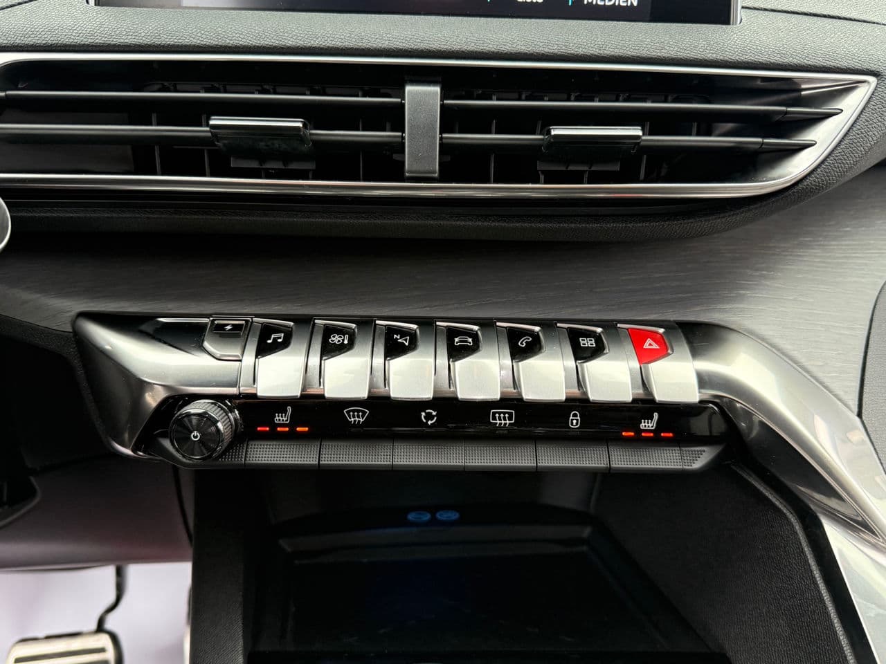 2020 Peugeot 3008 — Miniatură 11