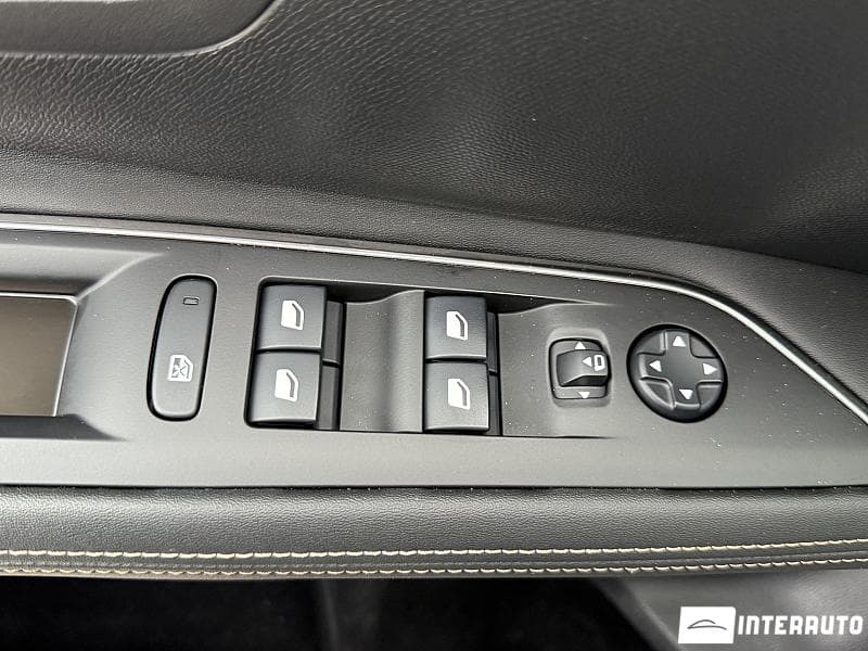 2020 Peugeot 3008 — Miniatură 23