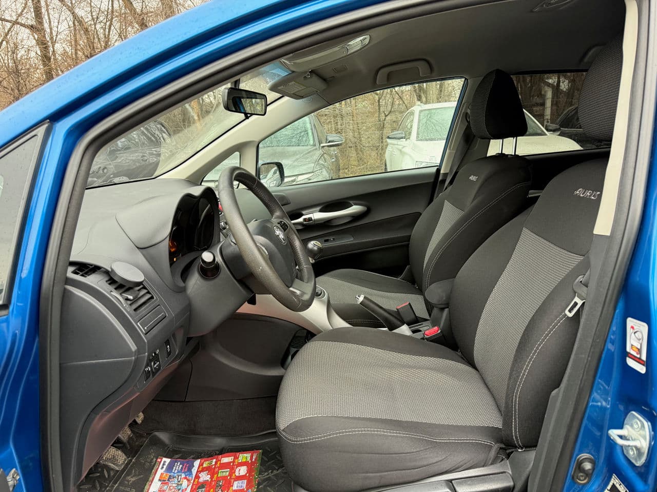 Toyota Auris 2010 — Миниатюра 5