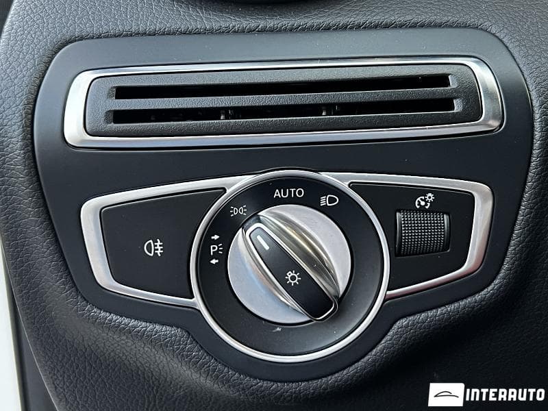 Mercedes C 300 2019 — Миниатюра 16