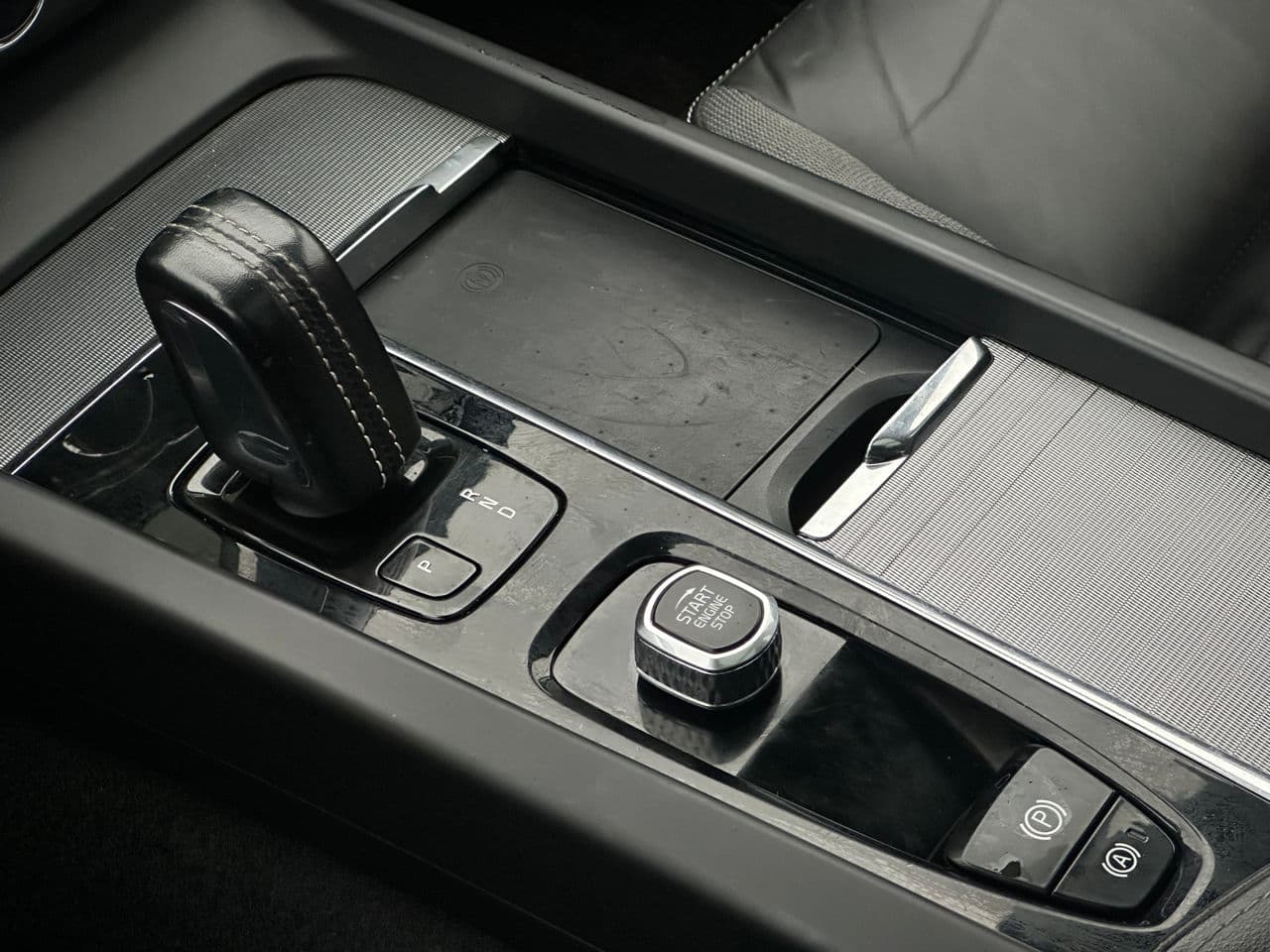 Volvo XC 60 2022 — Миниатюра 12