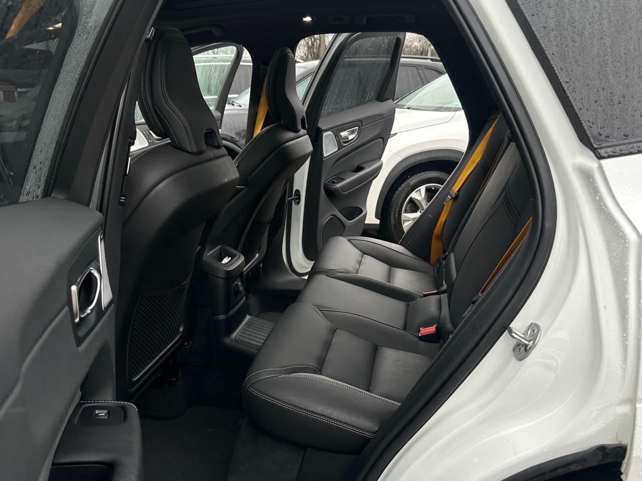 Volvo XC 60 2022 — Миниатюра 13