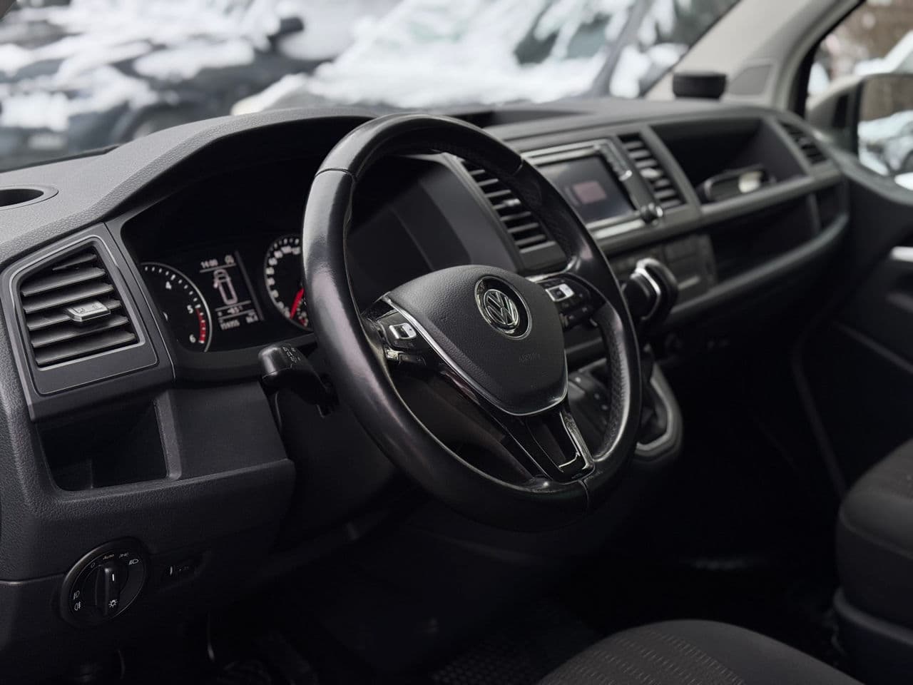 Volkswagen Caravelle 2017 — Миниатюра 9