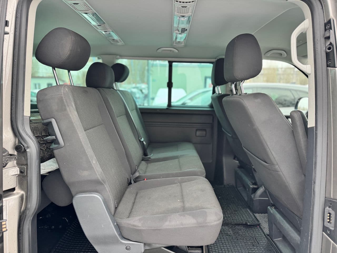 Volkswagen Caravelle 2017 — Миниатюра 17