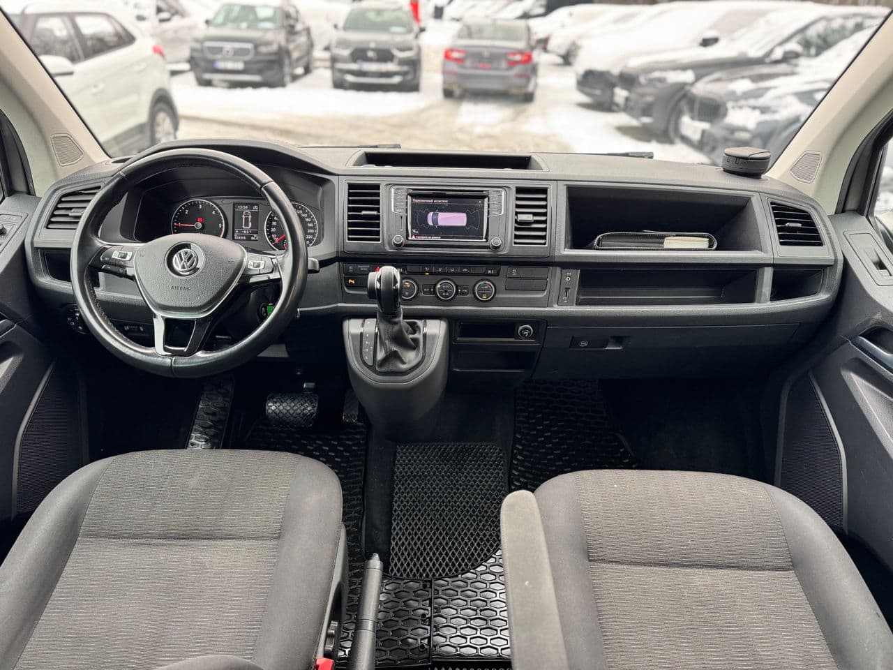 Volkswagen Caravelle 2017 — Миниатюра 15