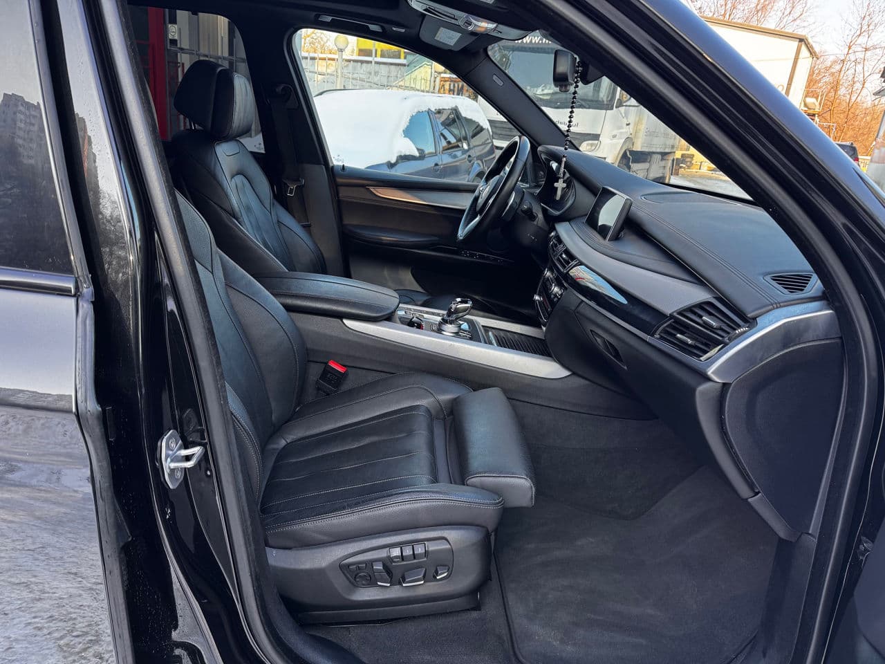 BMW X5 4.0e 2018 — Миниатюра 6