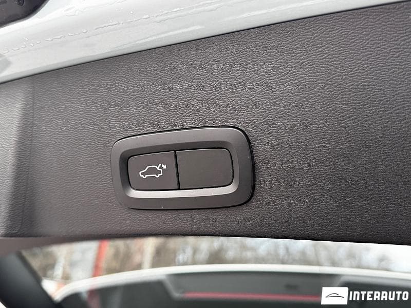 Volvo XC 40 2019 — Миниатюра 17