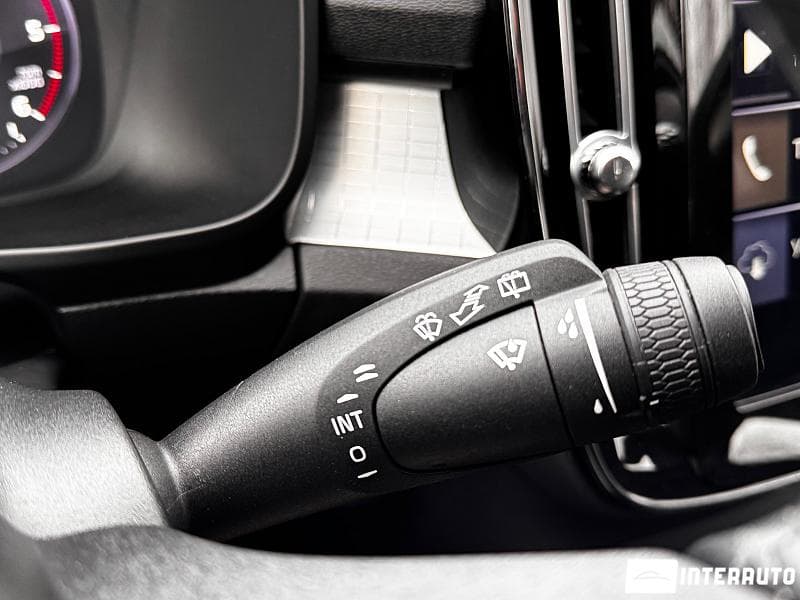 Volvo XC 40 2019 — Миниатюра 13
