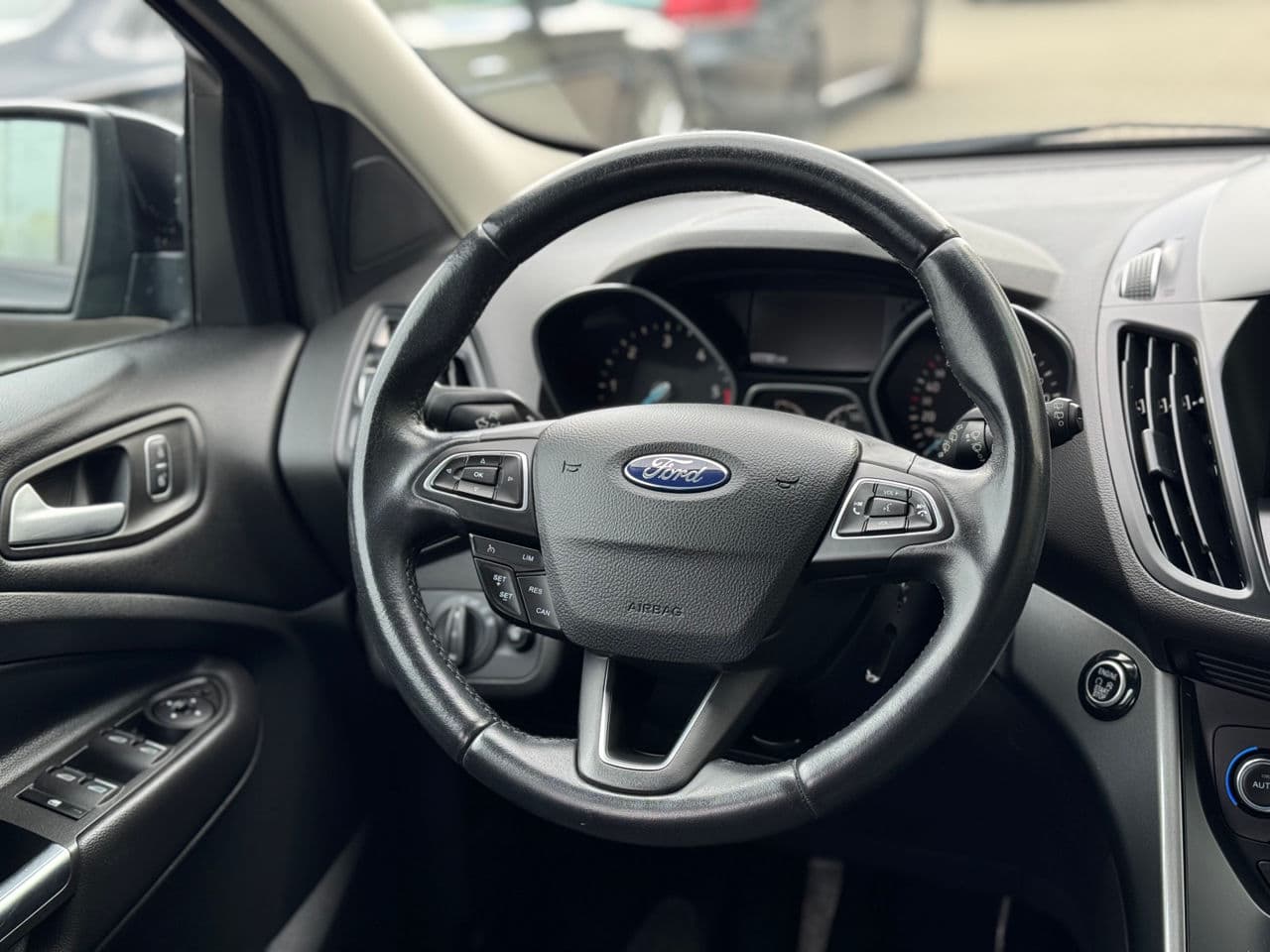Ford Kuga 2016 — Миниатюра 10