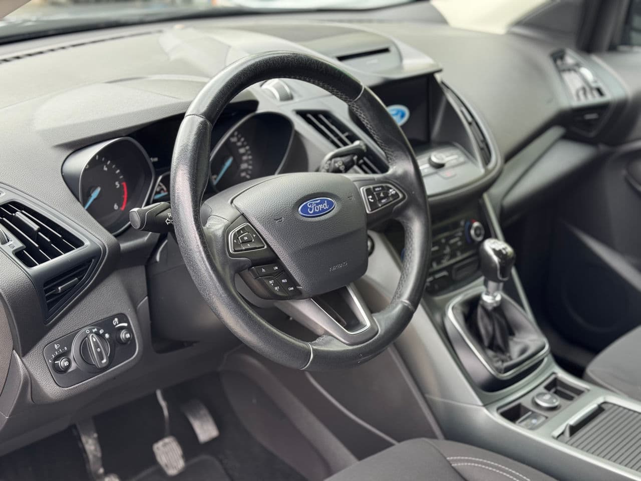 Ford Kuga 2016 — Миниатюра 8