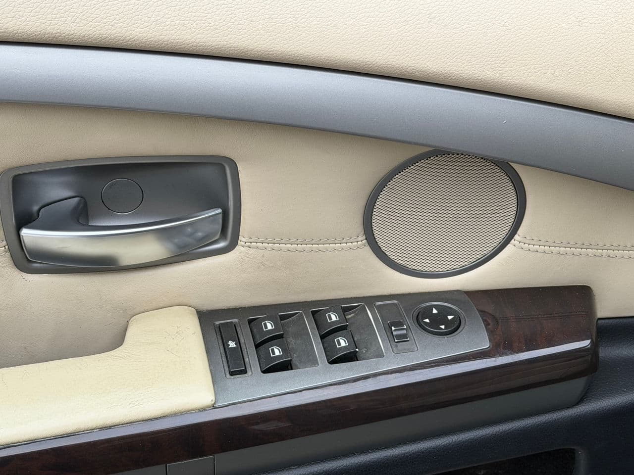 BMW 730 2004 — Миниатюра 8