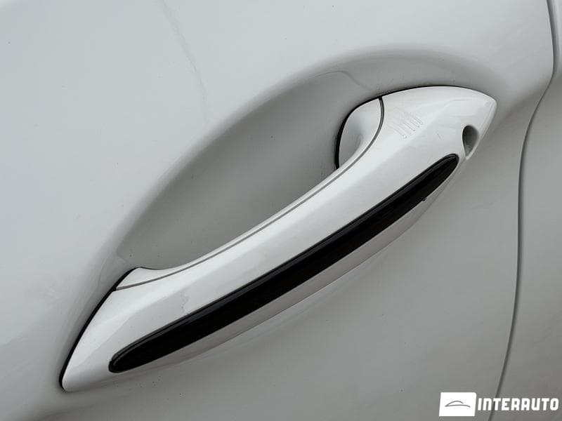 BMW 520 2016 — Миниатюра 5
