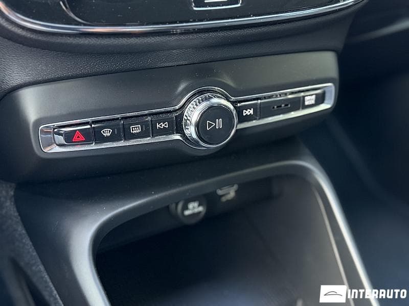 Volvo XC 40 2021 — Миниатюра 14