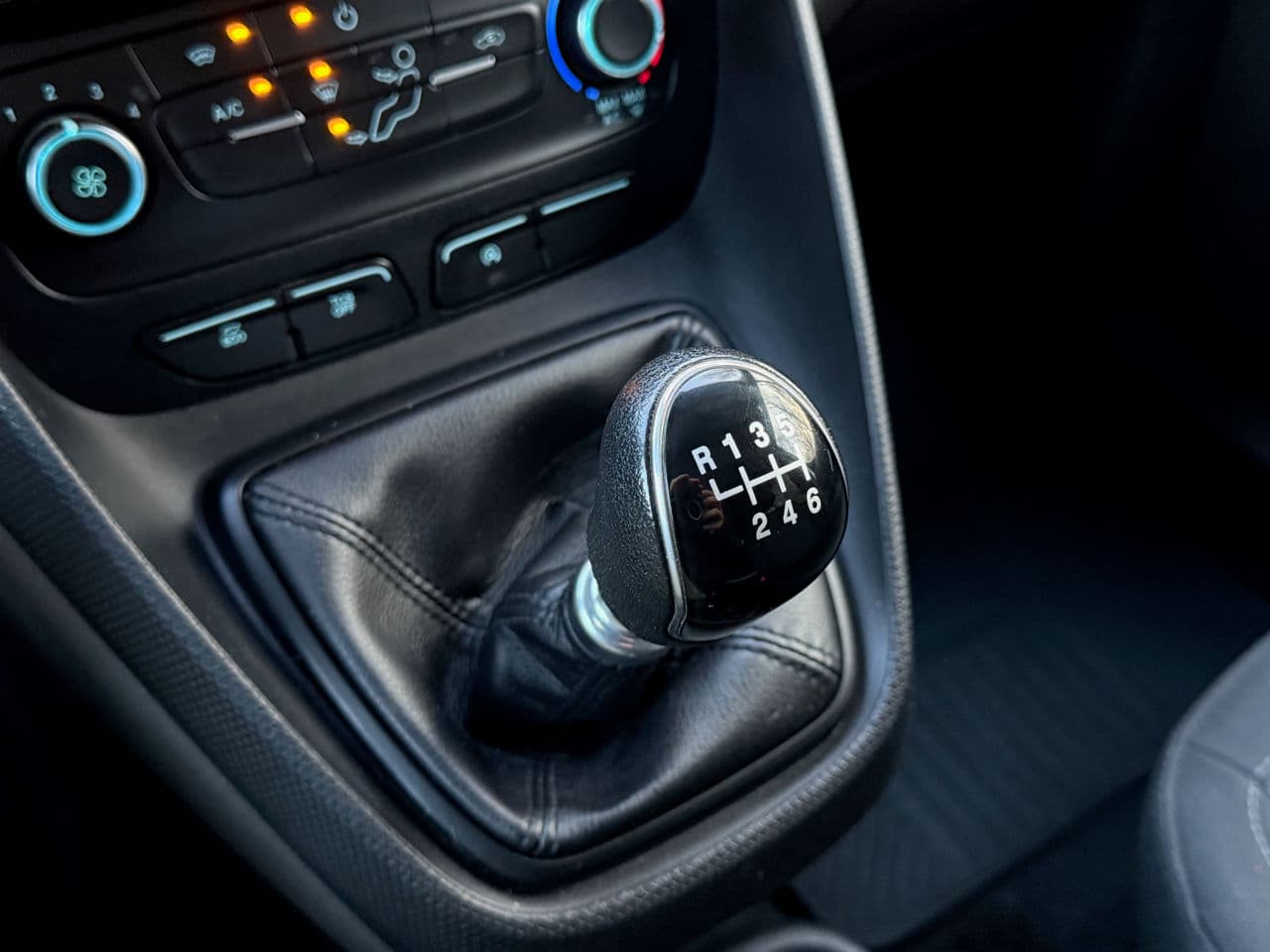 Ford Transit Connect 2019 — Миниатюра 13