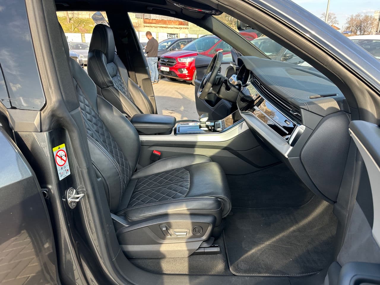 Audi Q8 2023 — Миниатюра 16
