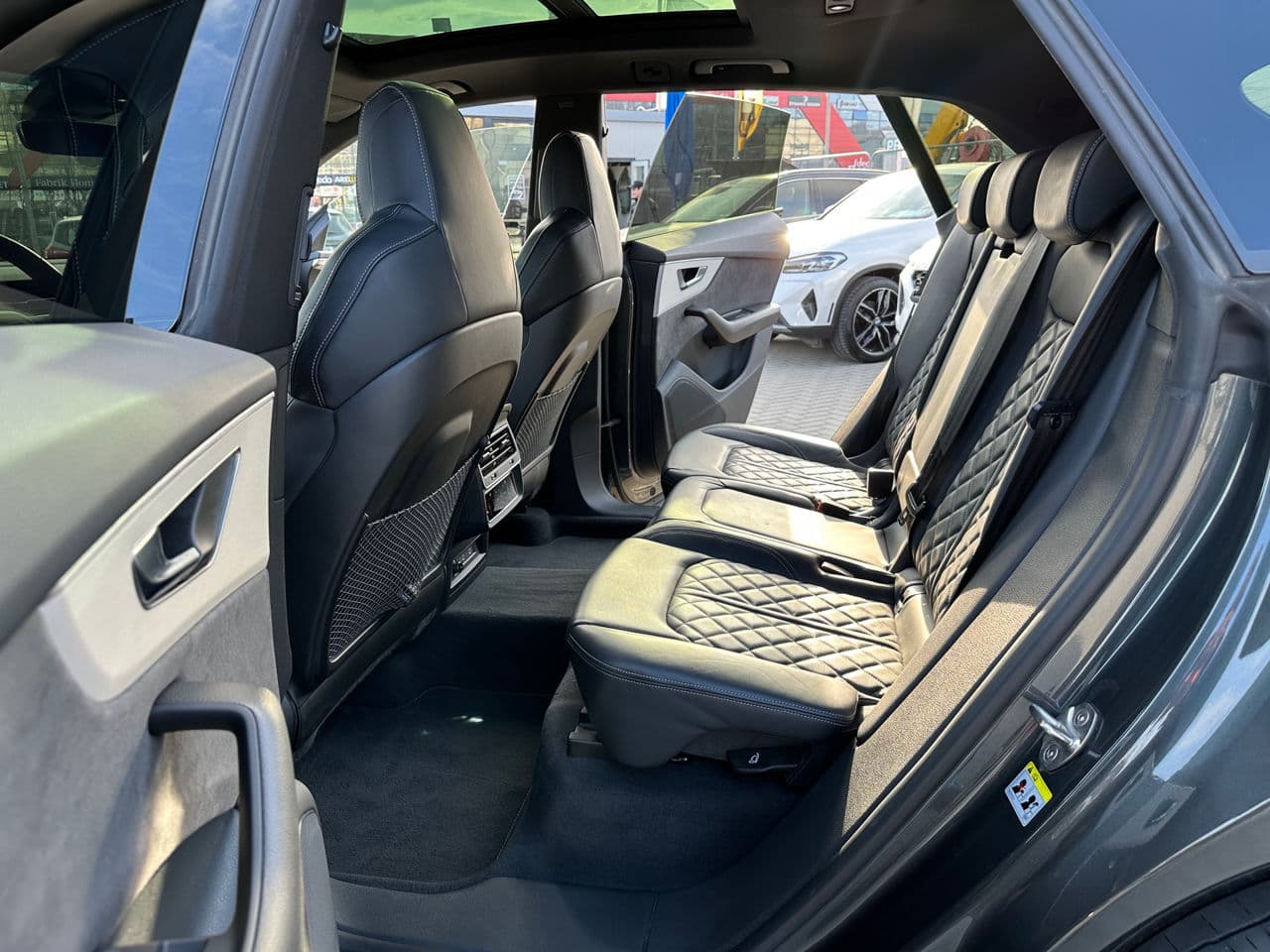 Audi Q8 2023 — Миниатюра 13