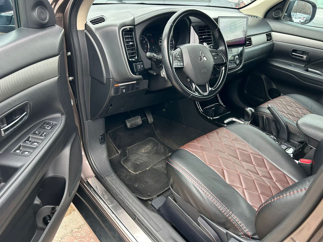 Mitsubishi Outlander 2015 — Миниатюра 6