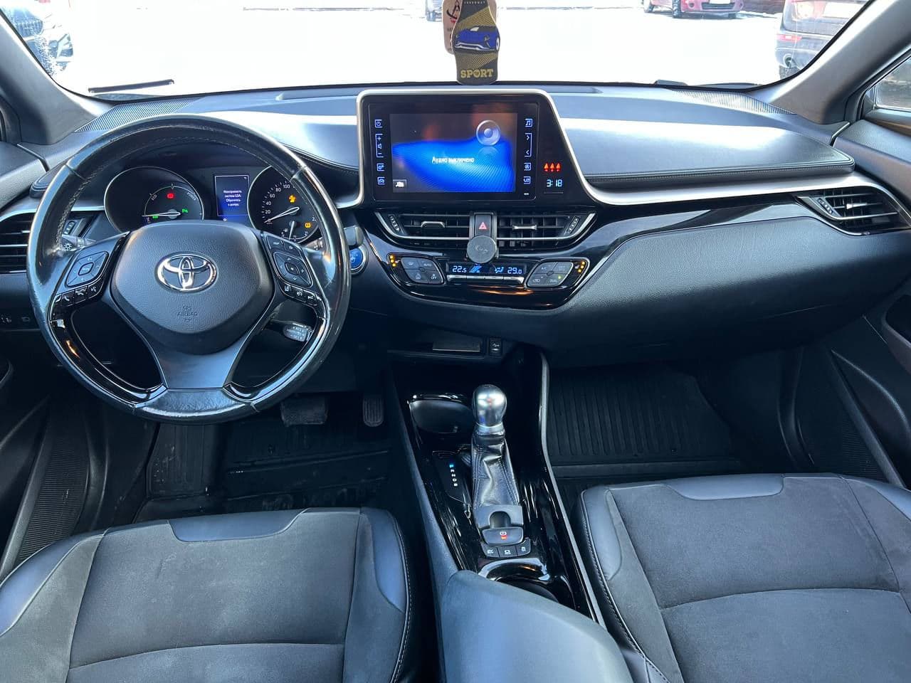 Toyota C-HR 2018 — Миниатюра 9