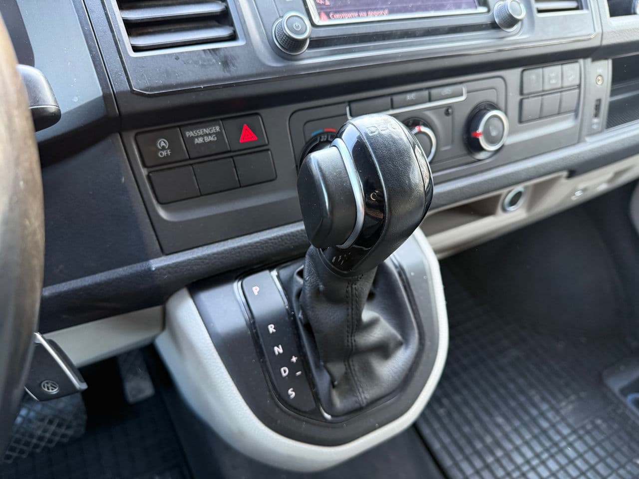Volkswagen Transporter 2017 — Миниатюра 13