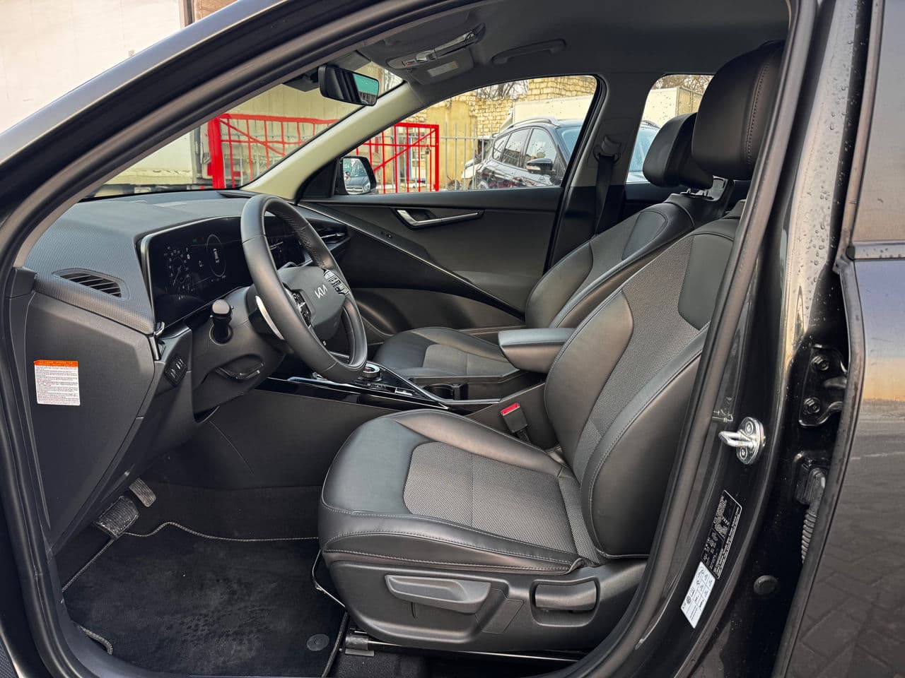 Kia Niro 2023 — Миниатюра 6
