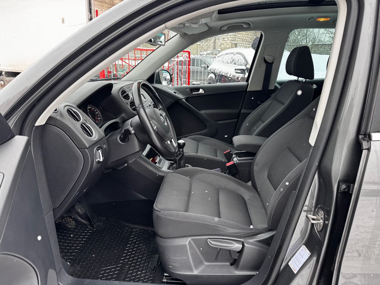 Volkswagen Tiguan 2011 — Миниатюра 5