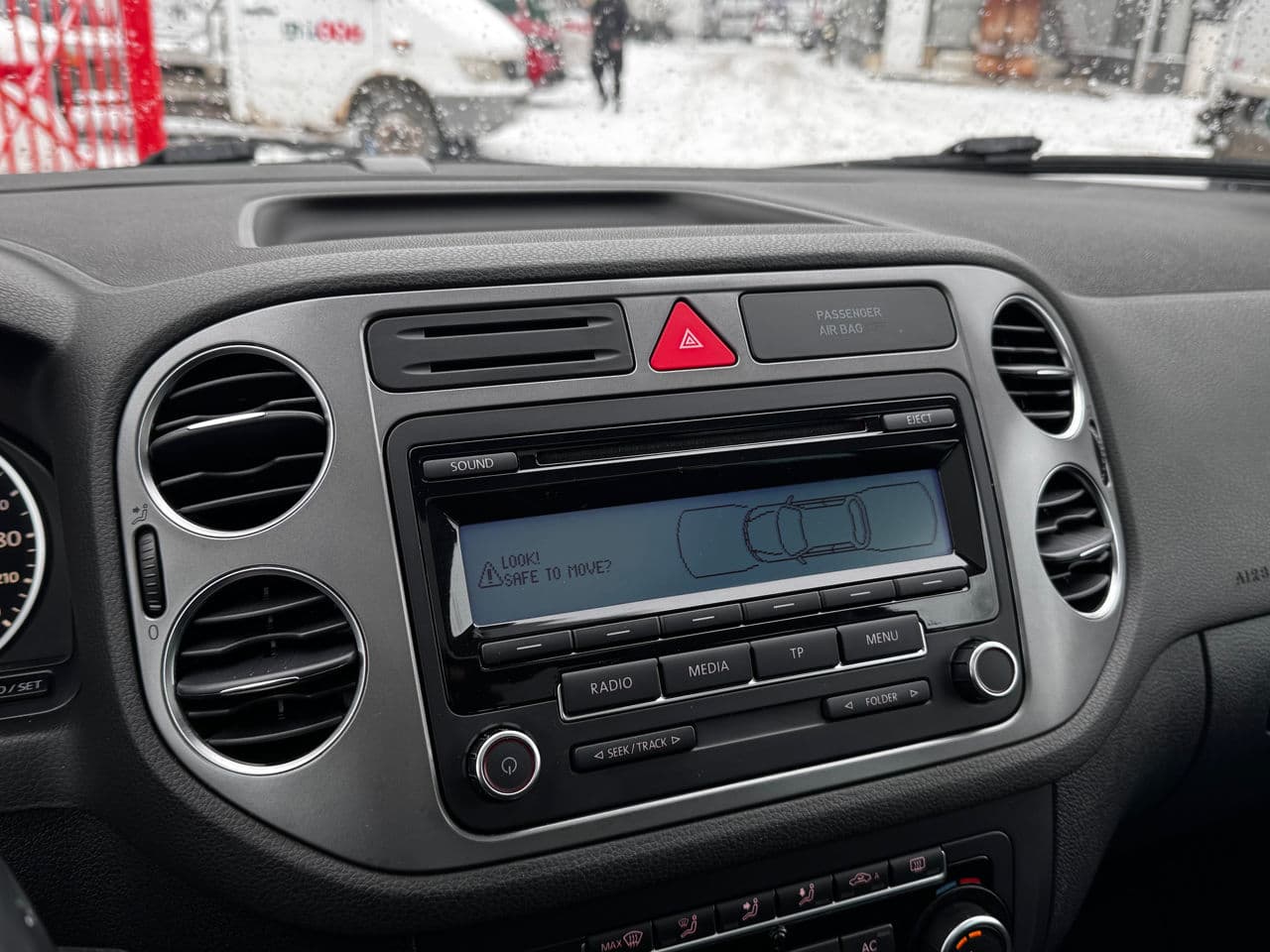 Volkswagen Tiguan 2011 — Миниатюра 10