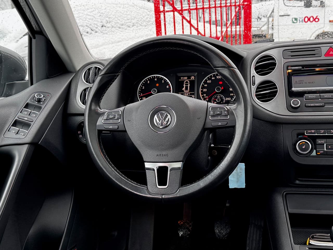 Volkswagen Tiguan 2011 — Миниатюра 8