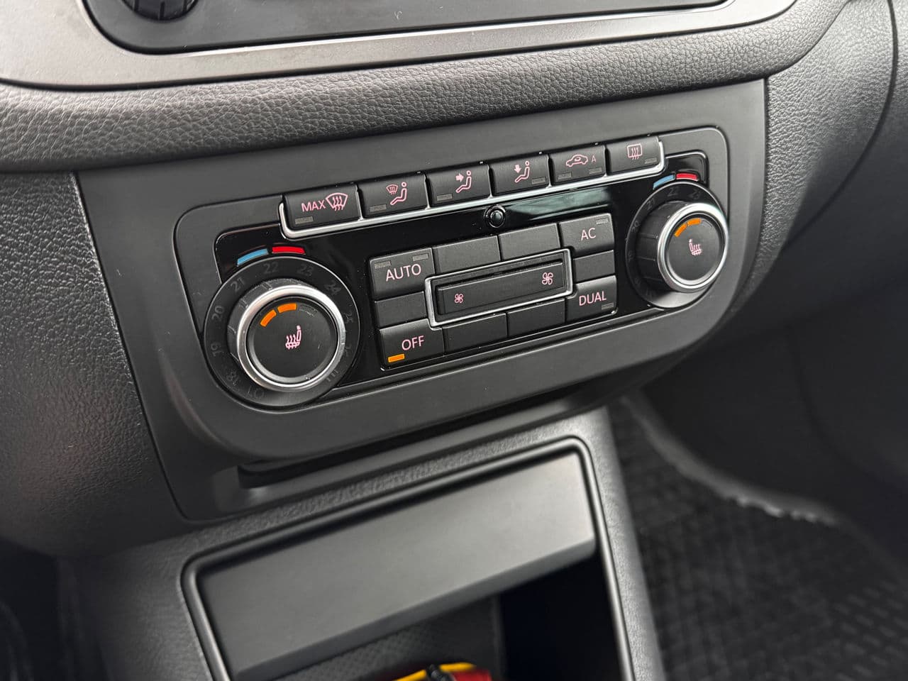 Volkswagen Tiguan 2011 — Миниатюра 11