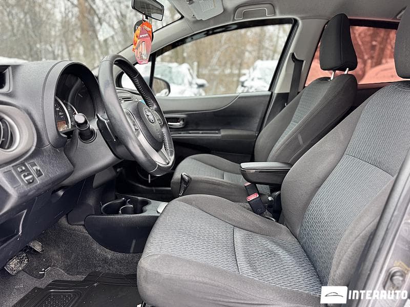 Toyota Yaris 2011 — Миниатюра 7