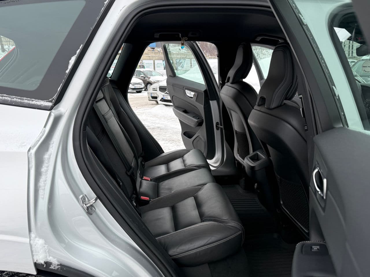 Volvo XC 60 2020 — Миниатюра 16