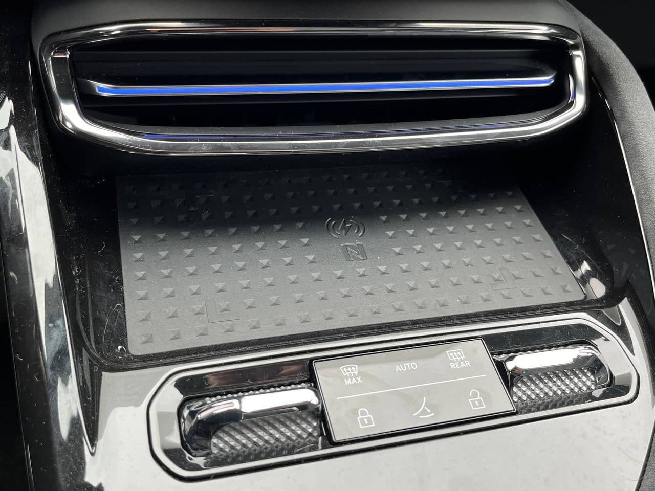 Lotus Eletre R 2024 — Миниатюра 23