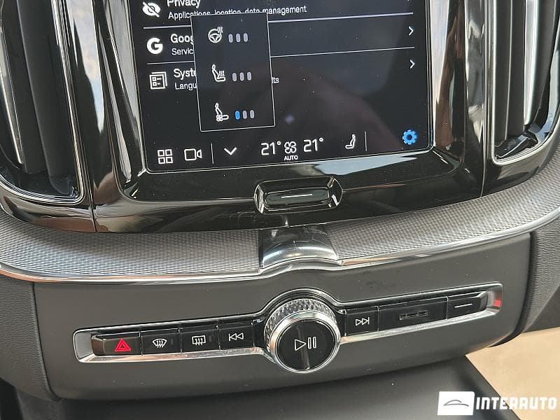 Volvo XC 60 2022 — Миниатюра 10