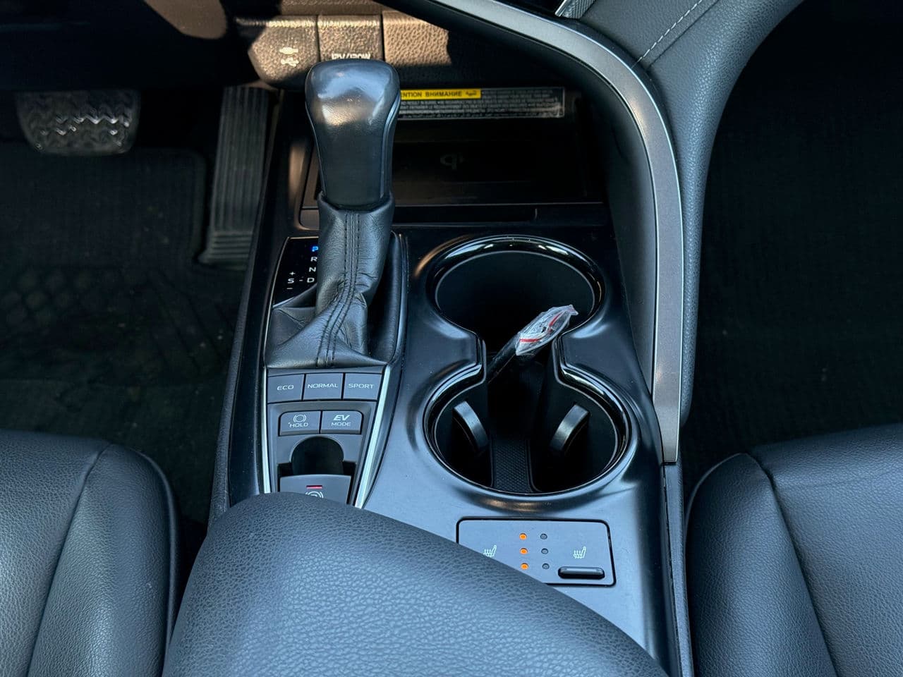 Toyota Camry 2018 — Миниатюра 11