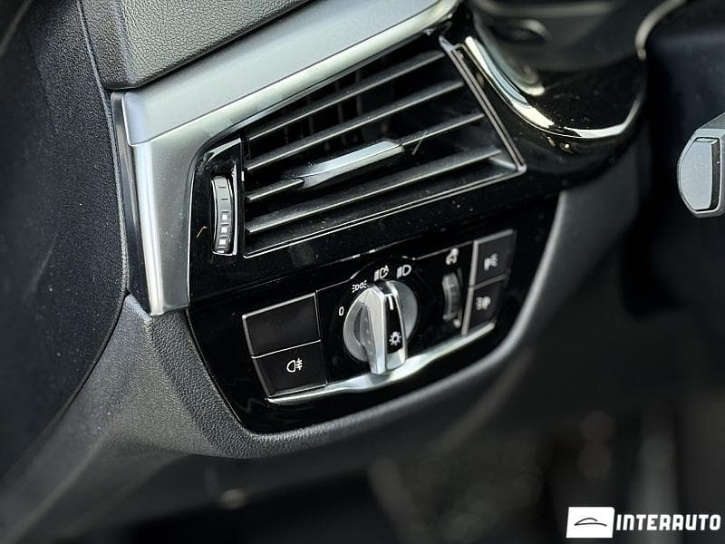 BMW 518 2018 — Миниатюра 10