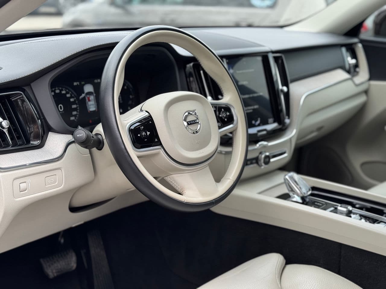 Volvo XC 60 2020 — Миниатюра 11