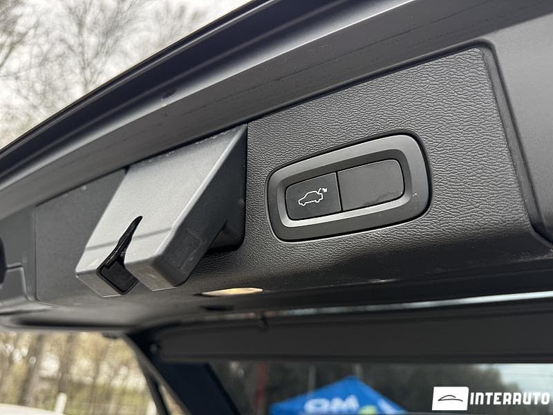 Volvo XC 60 2020 — Миниатюра 6
