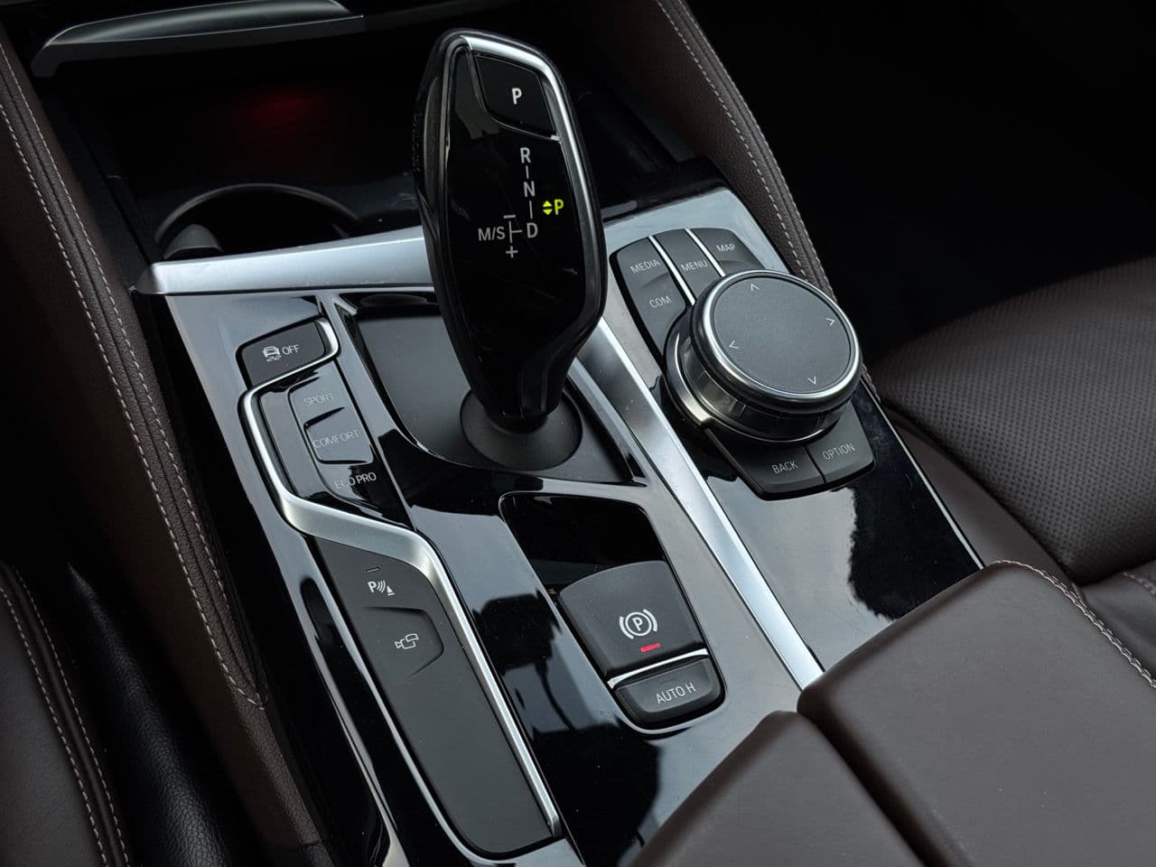 BMW 520 2018 — Миниатюра 12