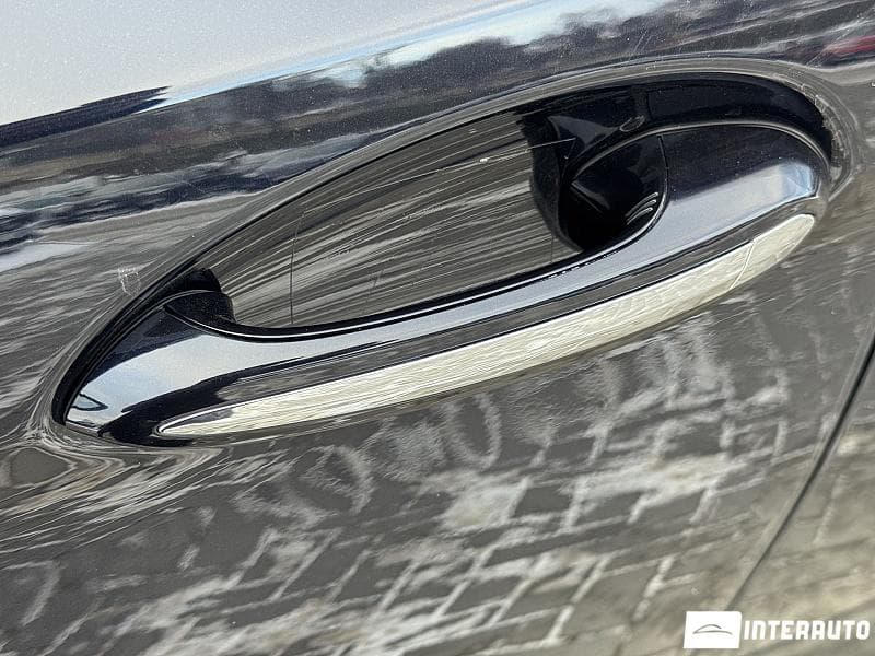 BMW 520 2018 — Миниатюра 23