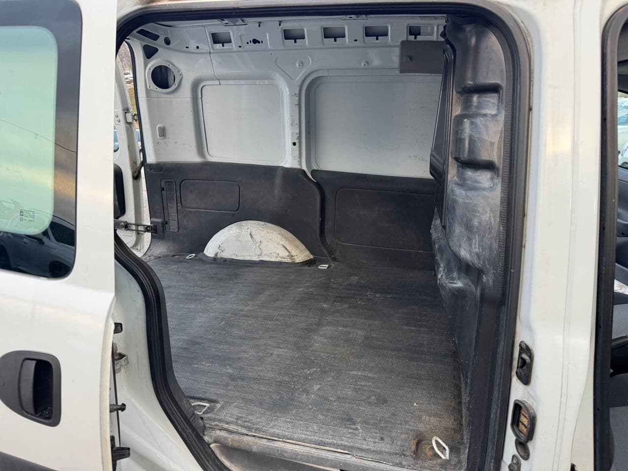 Opel Combo 2010 — Миниатюра 15