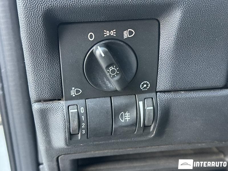 Opel Combo 2010 — Миниатюра 14
