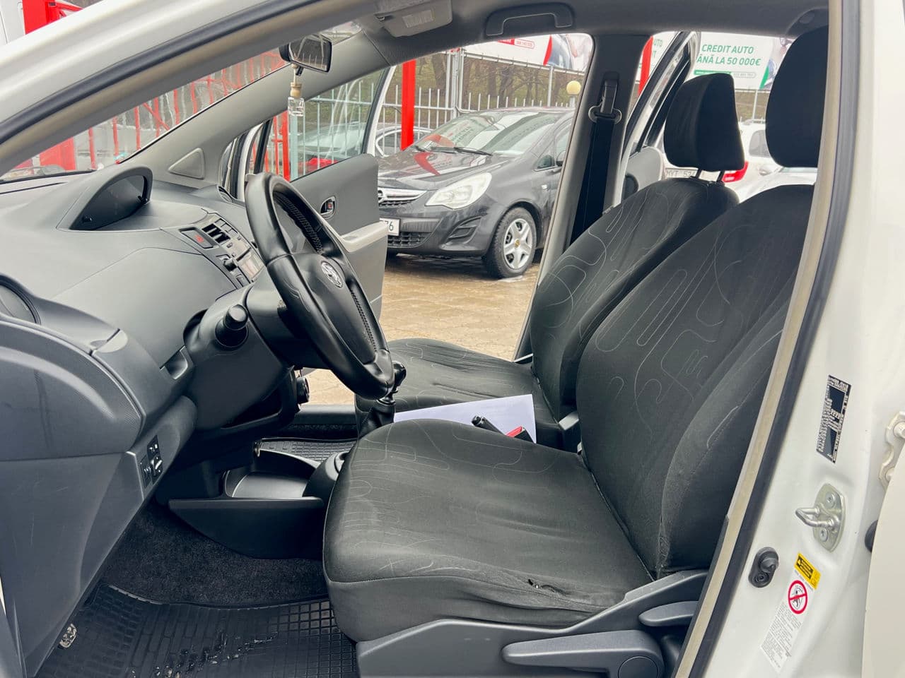 Toyota Yaris 2009 — Миниатюра 6